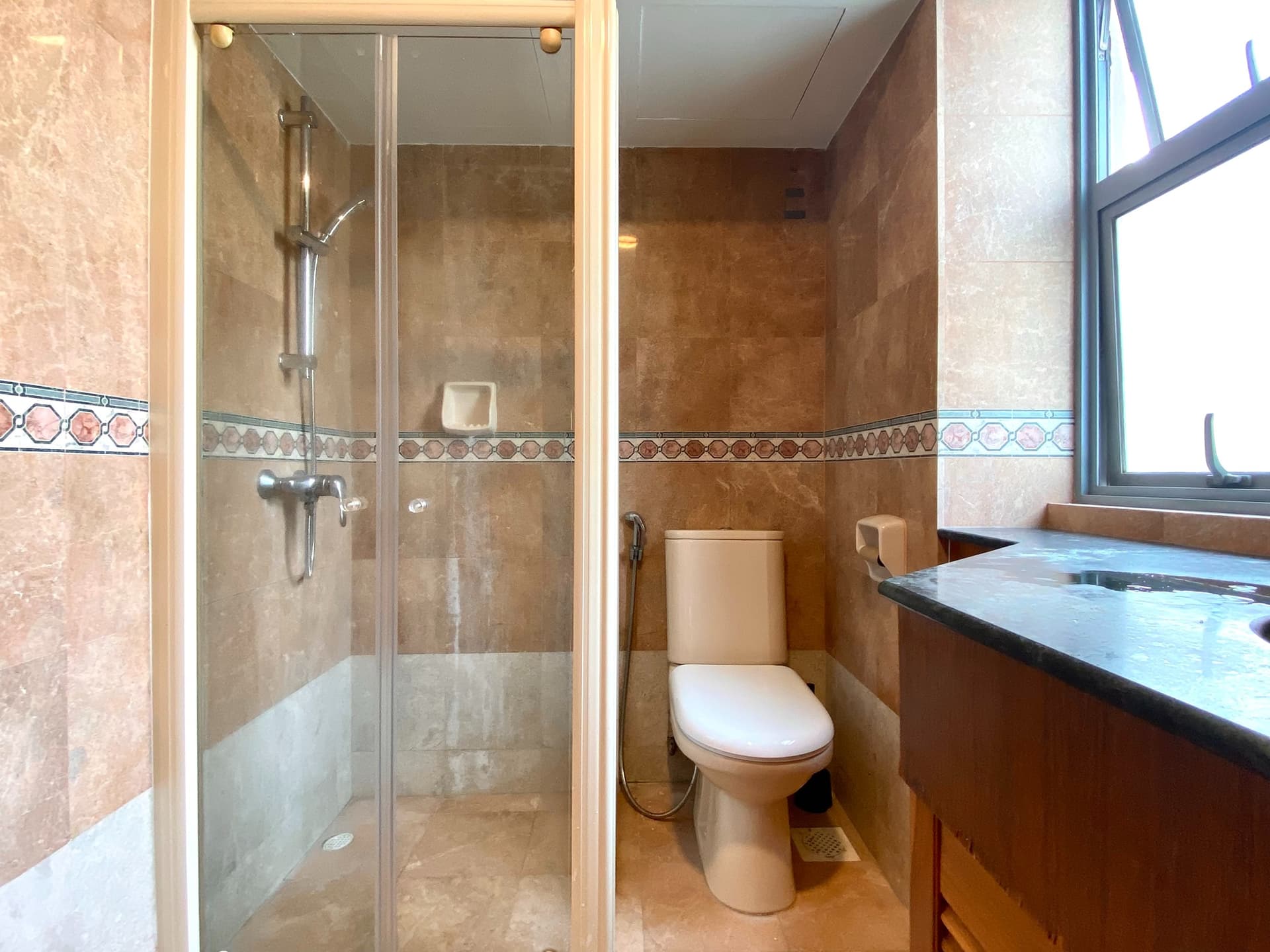 Ensuite at Aquarius by the Park in D16, Singapore - Photo 4
