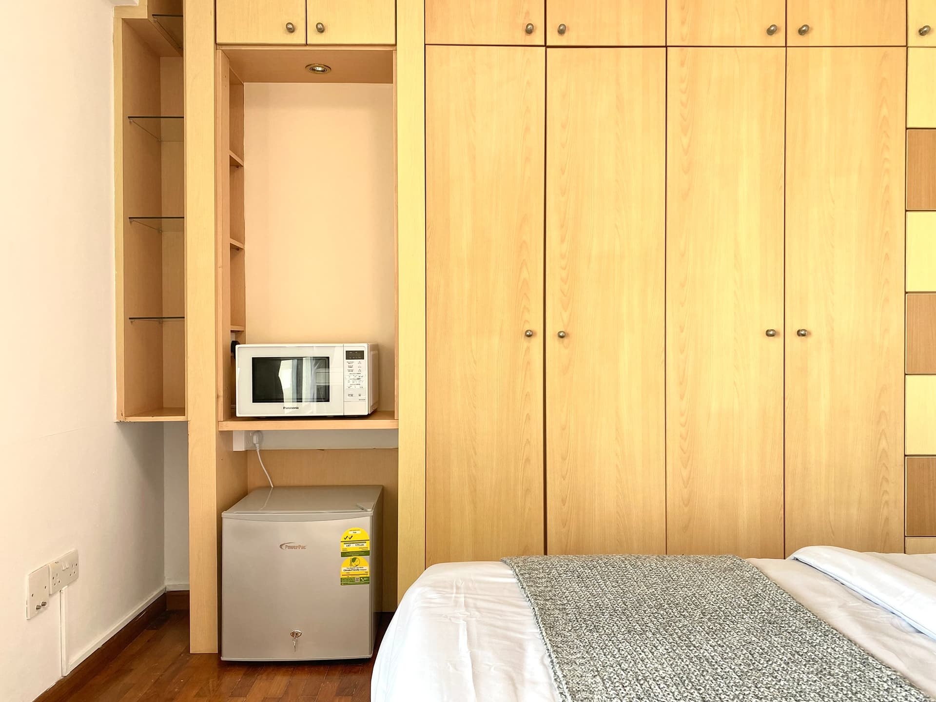 Ensuite at Aquarius by the Park in D16, Singapore - Photo 4