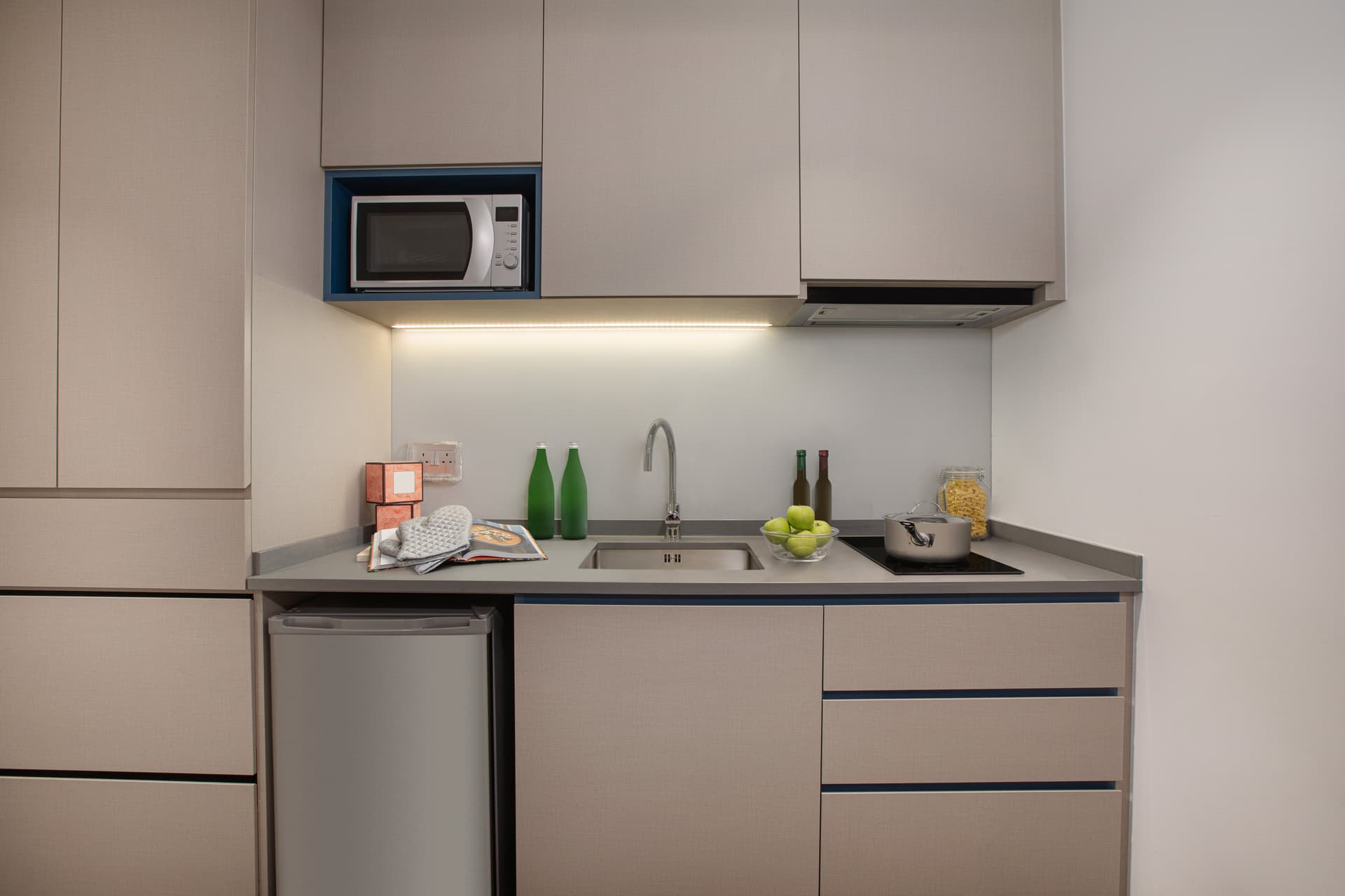 Ensuite at Citadines Balestier Singapore in D12, Singapore - Photo 3