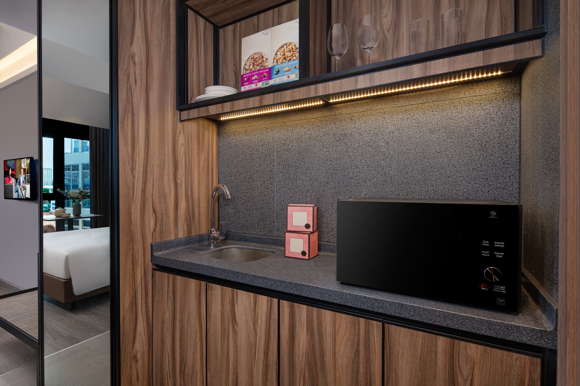 Studio at Citadines Rochor Singapore in D7, Singapore - Photo 3
