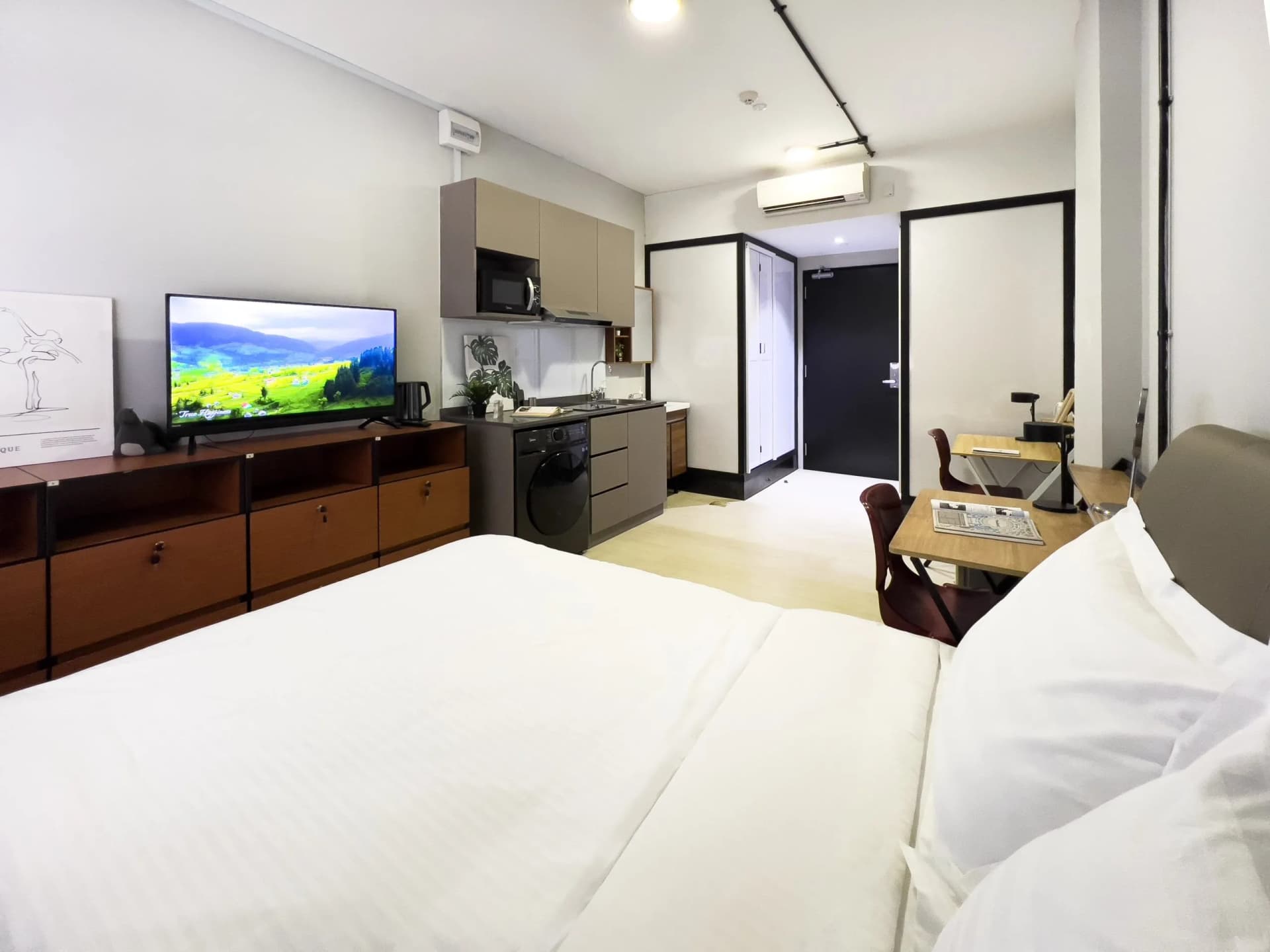 Studio at Coliwoo 1A Lutheran in D10, Singapore - Photo 2