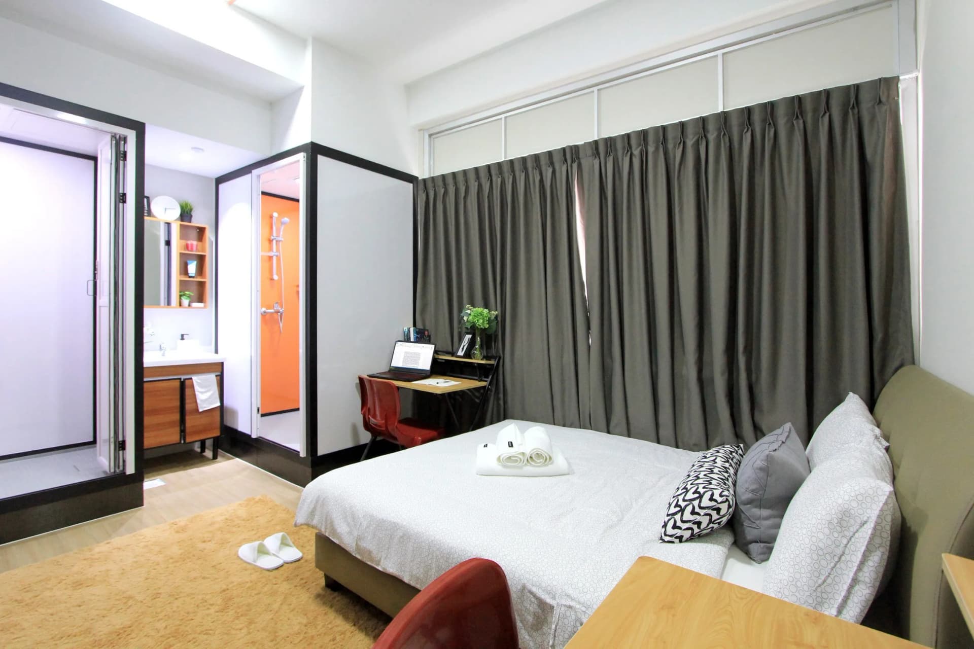 Ensuite at Coliwoo 1A Lutheran in D10, Singapore - Photo 2