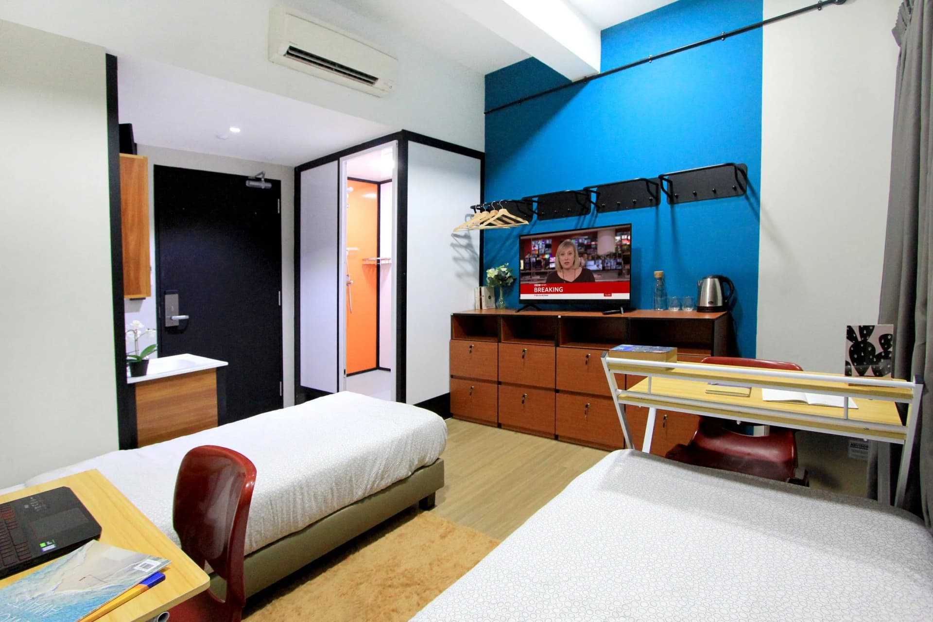 Ensuite at Coliwoo 1A Lutheran in D10, Singapore - Photo 2