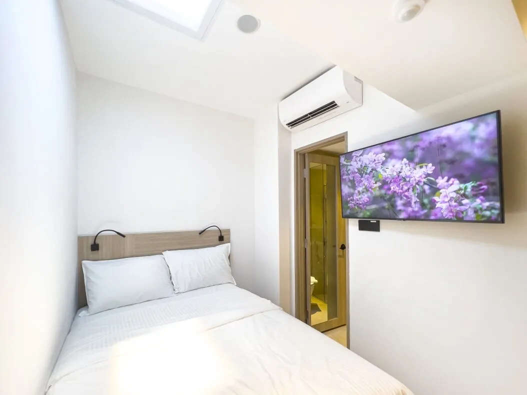 Studio at Coliwoo 450 Serangoon Road in D8, Singapore - Photo 5