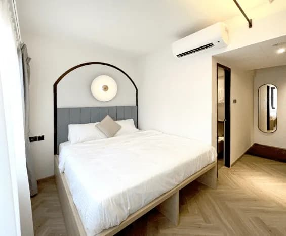Premier Suite at Coliwoo 75 Beach Road