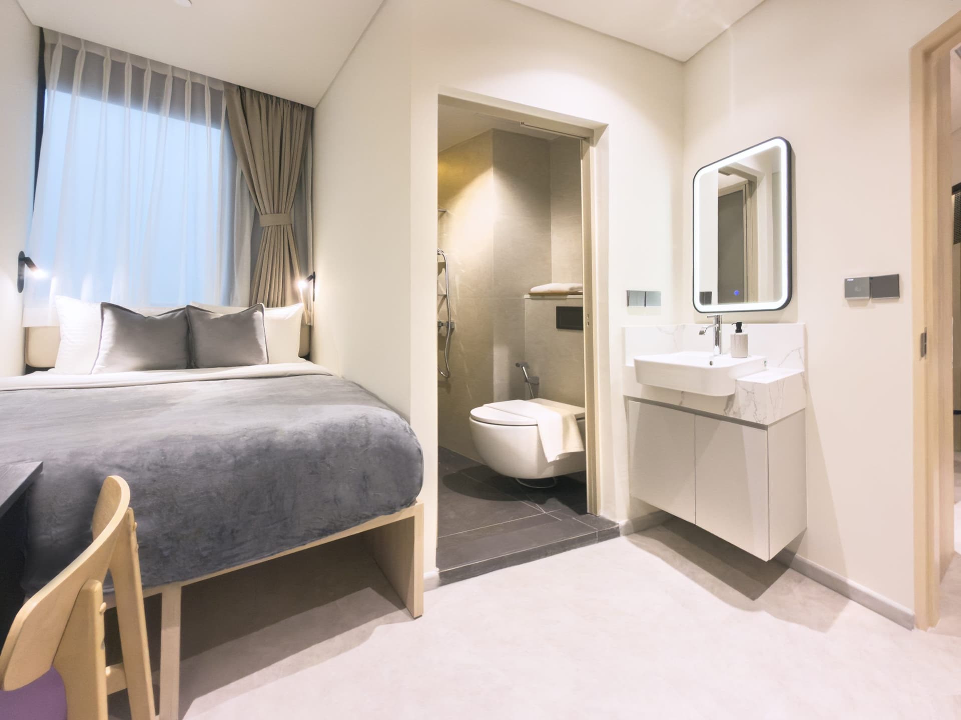 Ensuite at Coliwoo Midtown in D7, Singapore - Photo 3