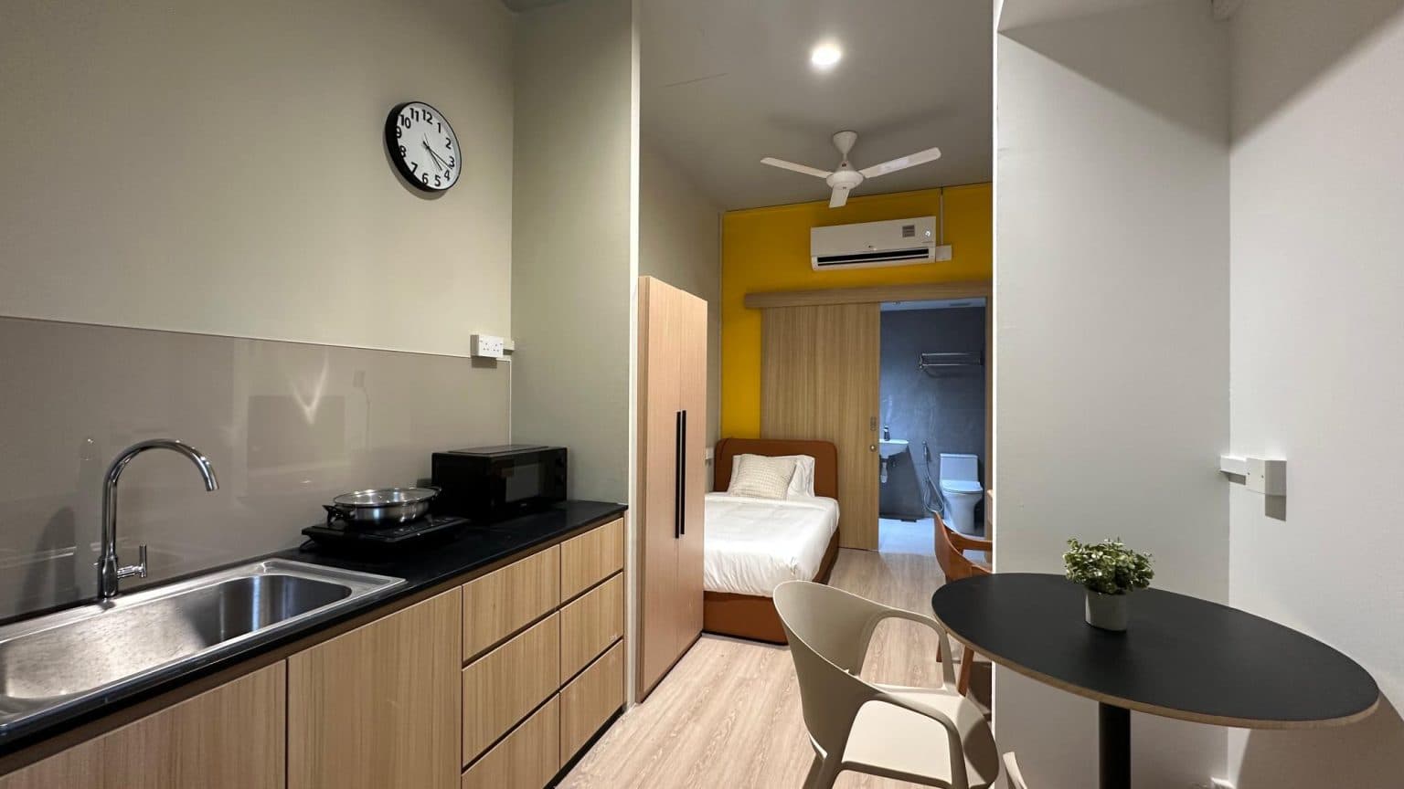Studio at COMMUNE on Henderson in D03, Singapore