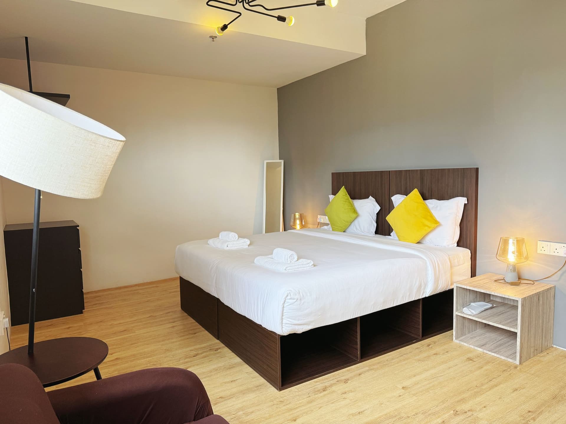 1 Bedroom Deluxe (King Bed) at Cooliv Waterfront