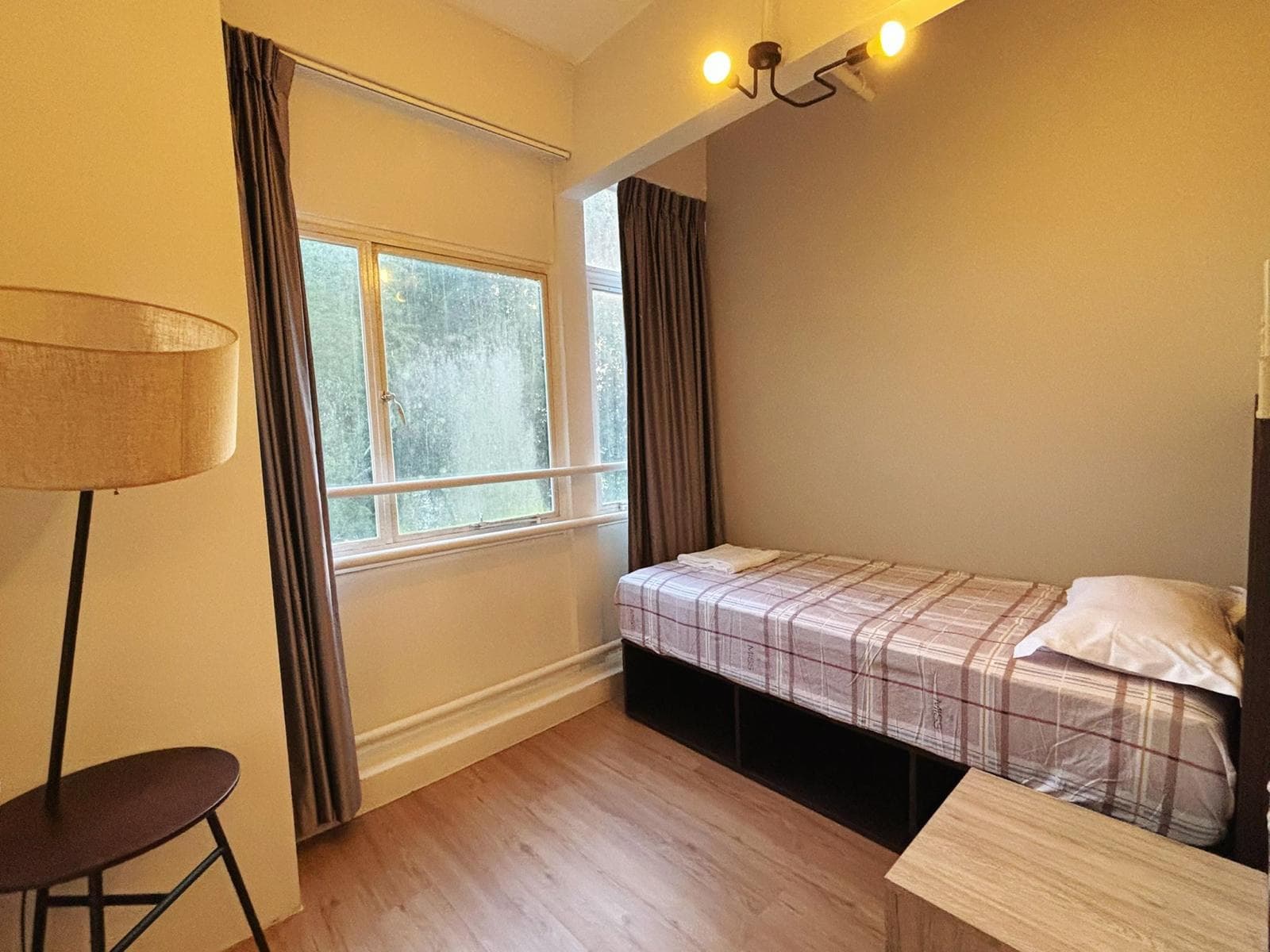 5 Bedder Superior Room 1 - Single Bedroom at Cooliv Waterfront
