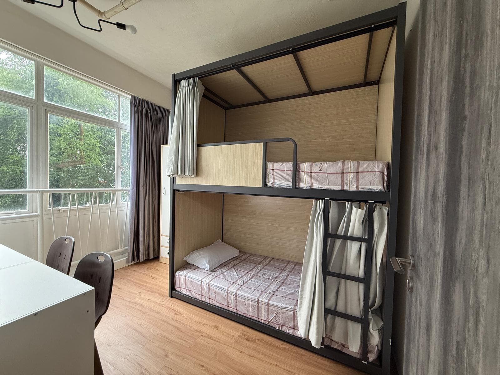 5 Bedder Superior Room 2 - 2 Bedder w/ Window at Cooliv Waterfront