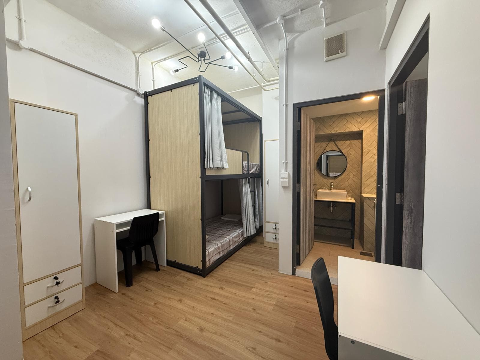 5 Bedder Superior Room 3 - 2 Bedder w/o Window at Cooliv Waterfront