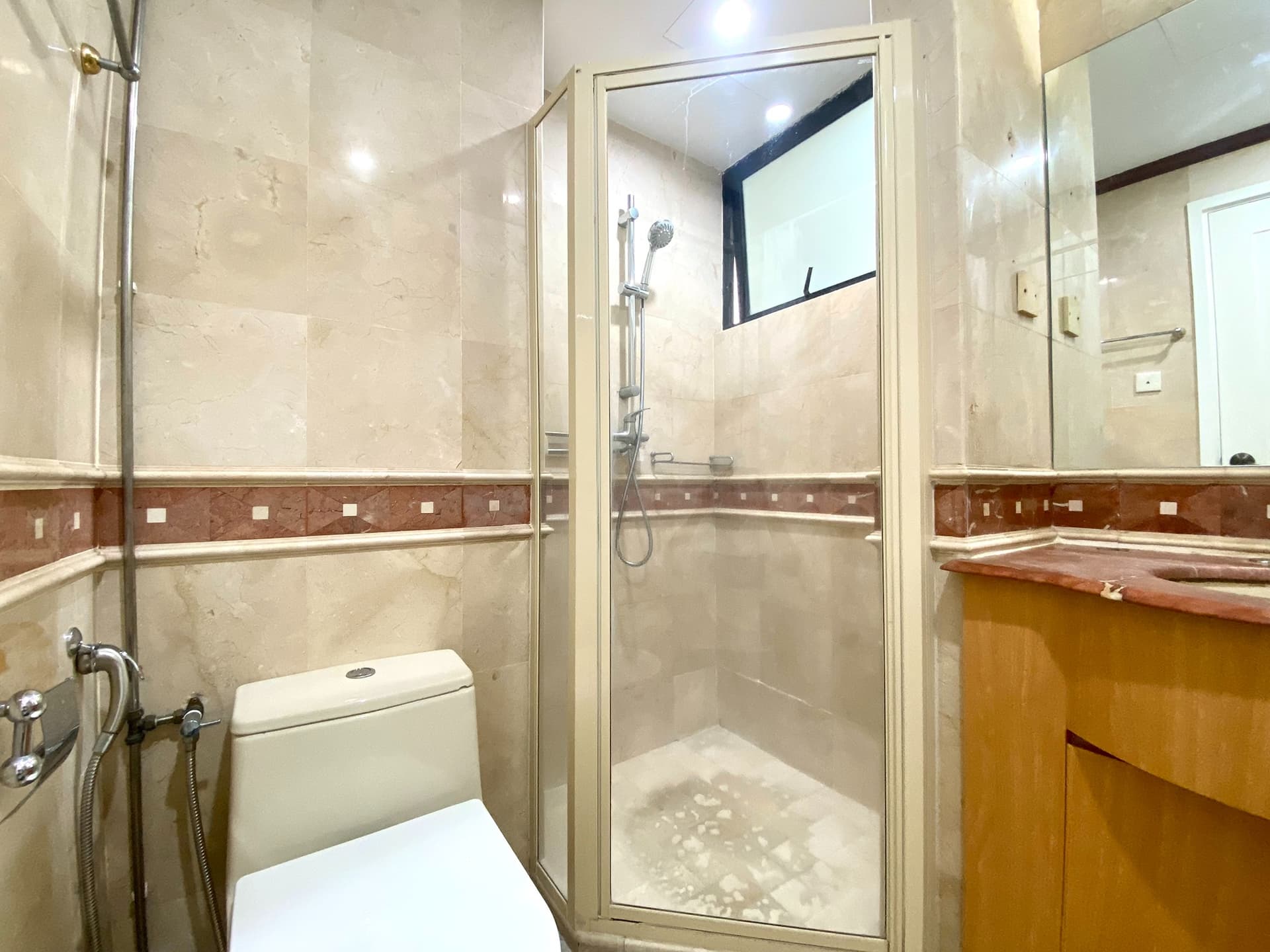 Ensuite at Eastpoint Green in D18, Singapore - Photo 4