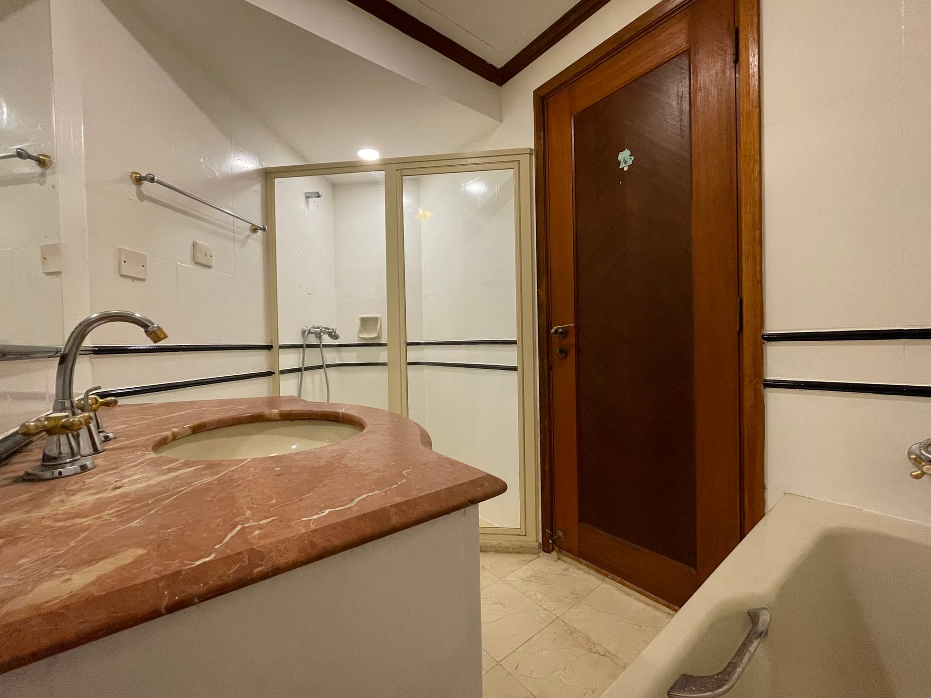 Ensuite at Eastpoint Green in D18, Singapore - Photo 5