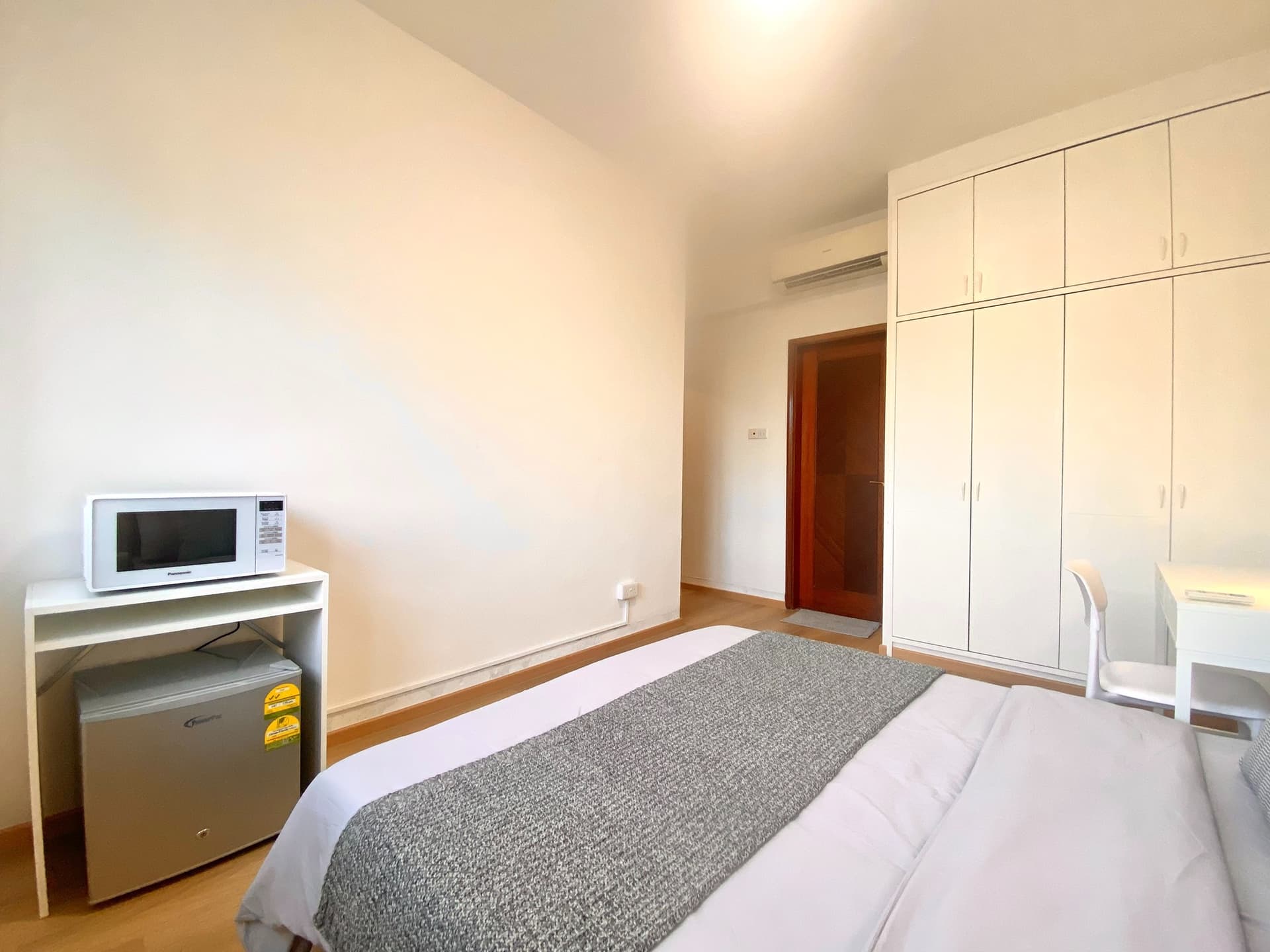 Ensuite at Eastpoint Green in D18, Singapore - Photo 3