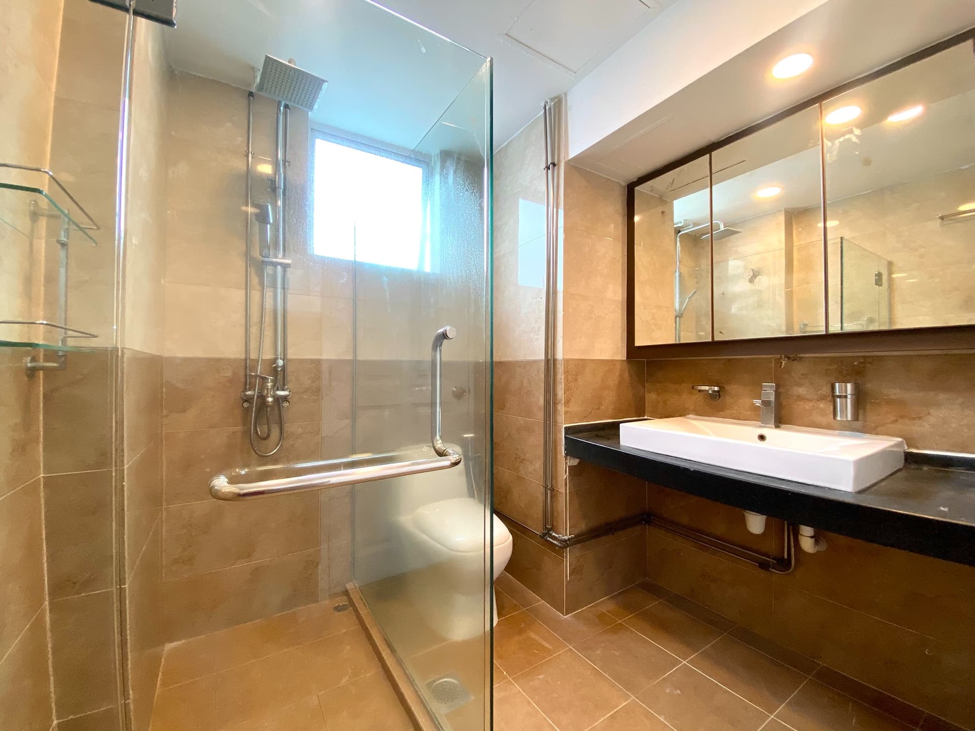 Ensuite at Elias Green in D18, Singapore - Photo 5