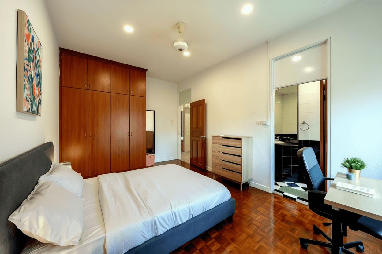 Ensuite at Gilstead Court in D11, Singapore - Photo 2