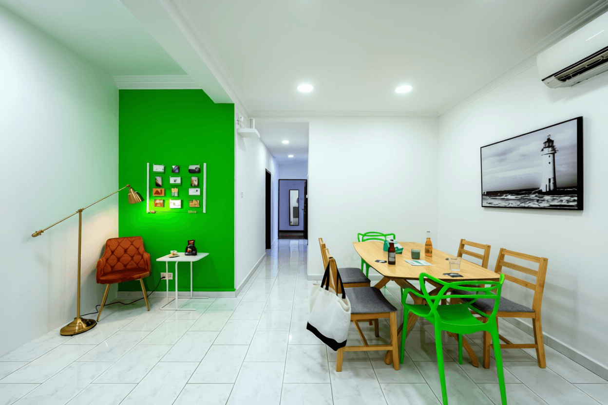 Ensuite at Gilstead Court in D11, Singapore - Photo 2