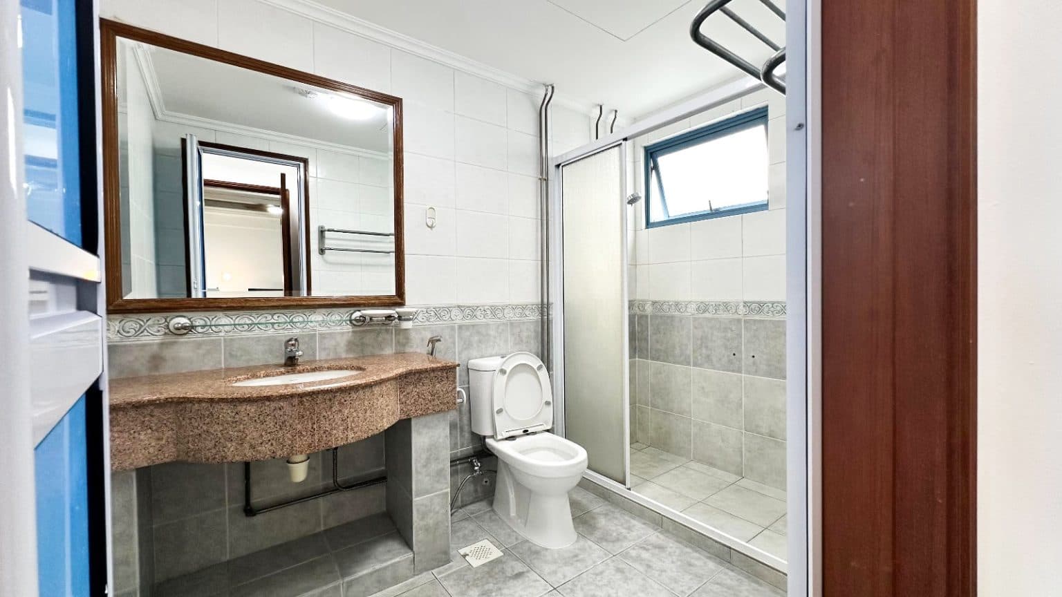 Ensuite at GRANDLINK SQUARE in D14, Singapore - Photo 3