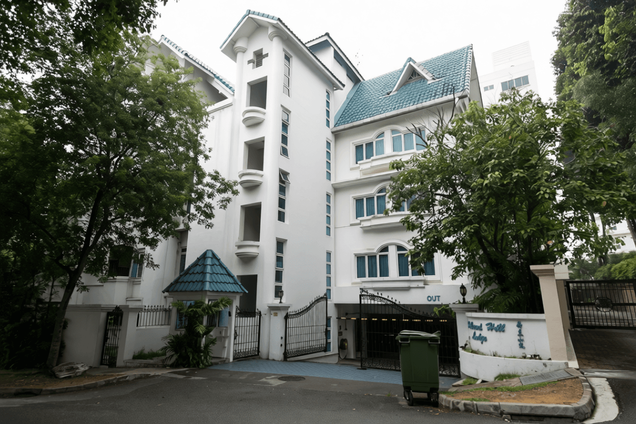 Holland Hill Lodge - Photo 2