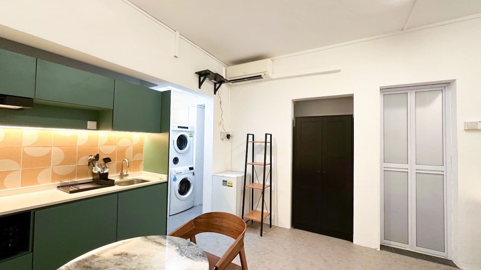 Studio at HOLLYWOOD in D09, Singapore - Photo 3