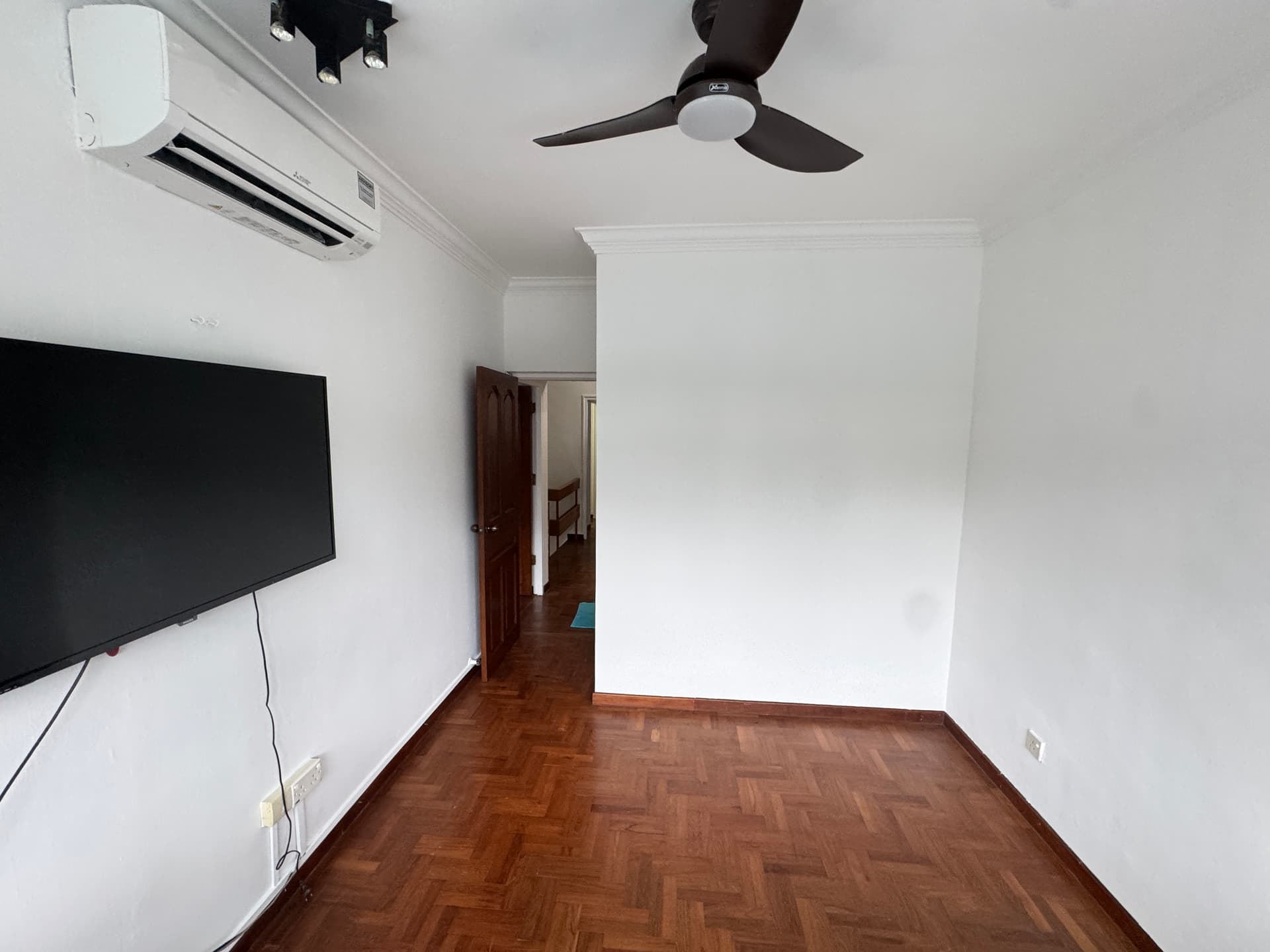Common at Lakepoint in D22, Singapore - Photo 5