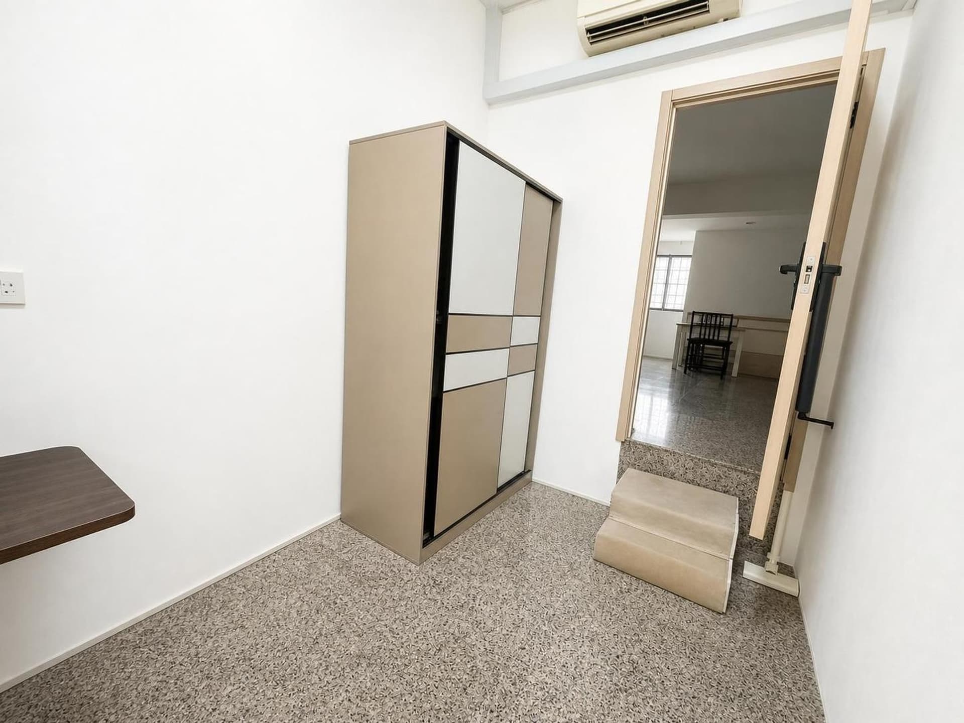 Common at Lakepoint in D22, Singapore - Photo 2