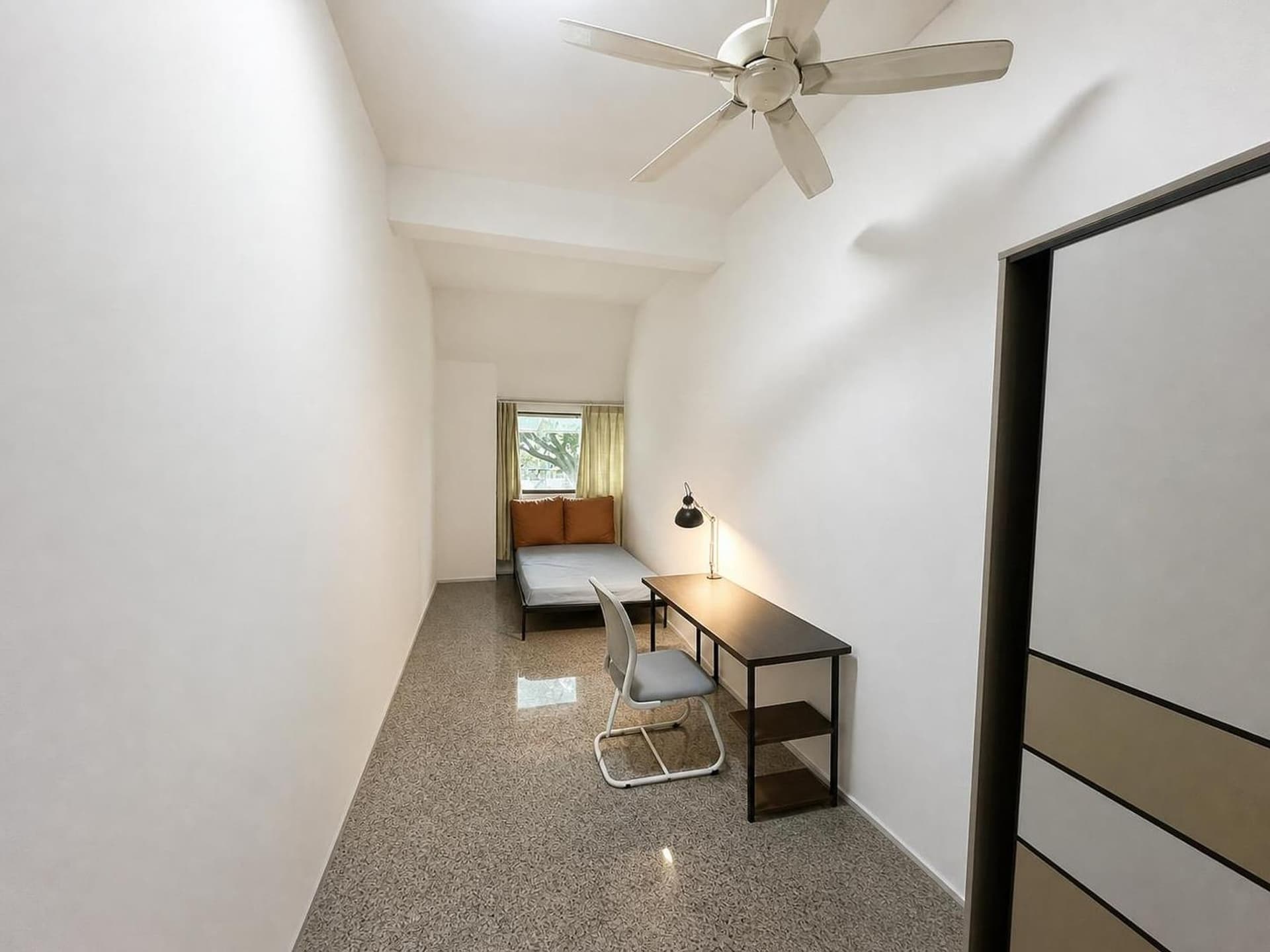 Common at Lakepoint in D22, Singapore - Photo 3