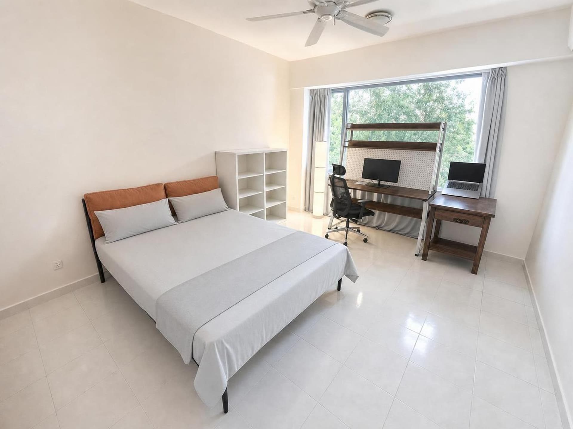 Common at Lakepoint in D22, Singapore
