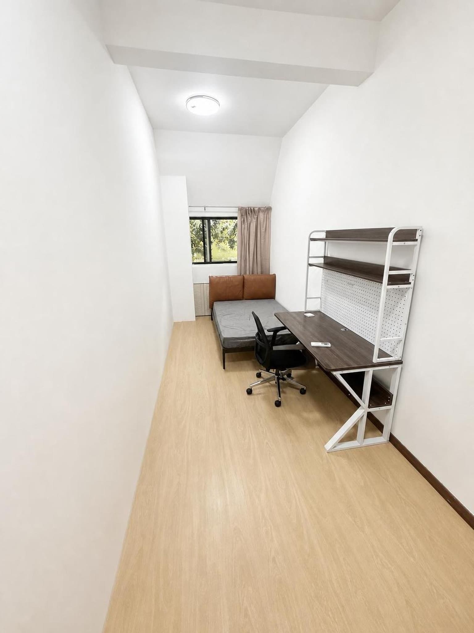 Common at Lakepoint in D22, Singapore