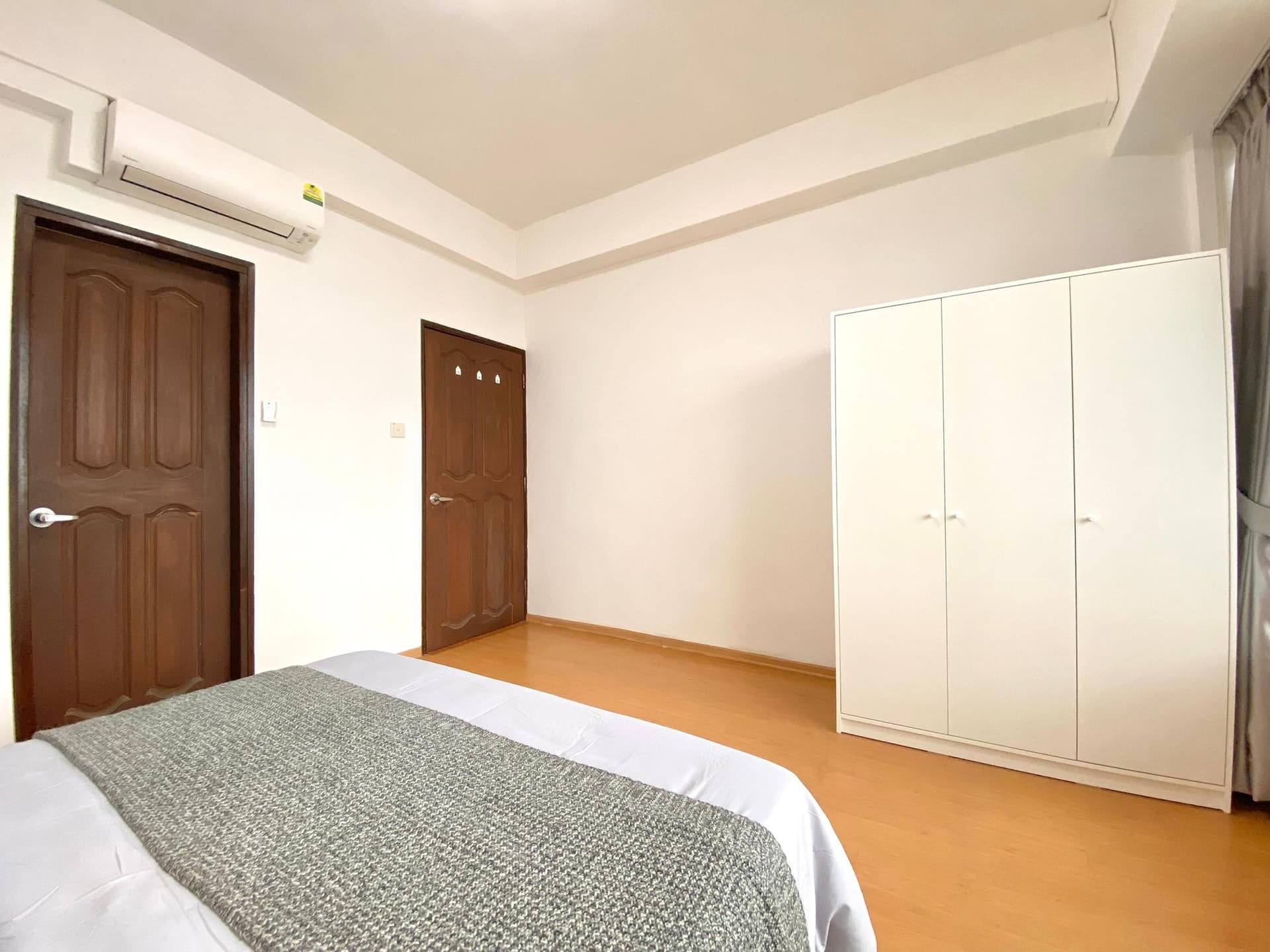 Ensuite at International Plaza in D02, Singapore - Photo 4