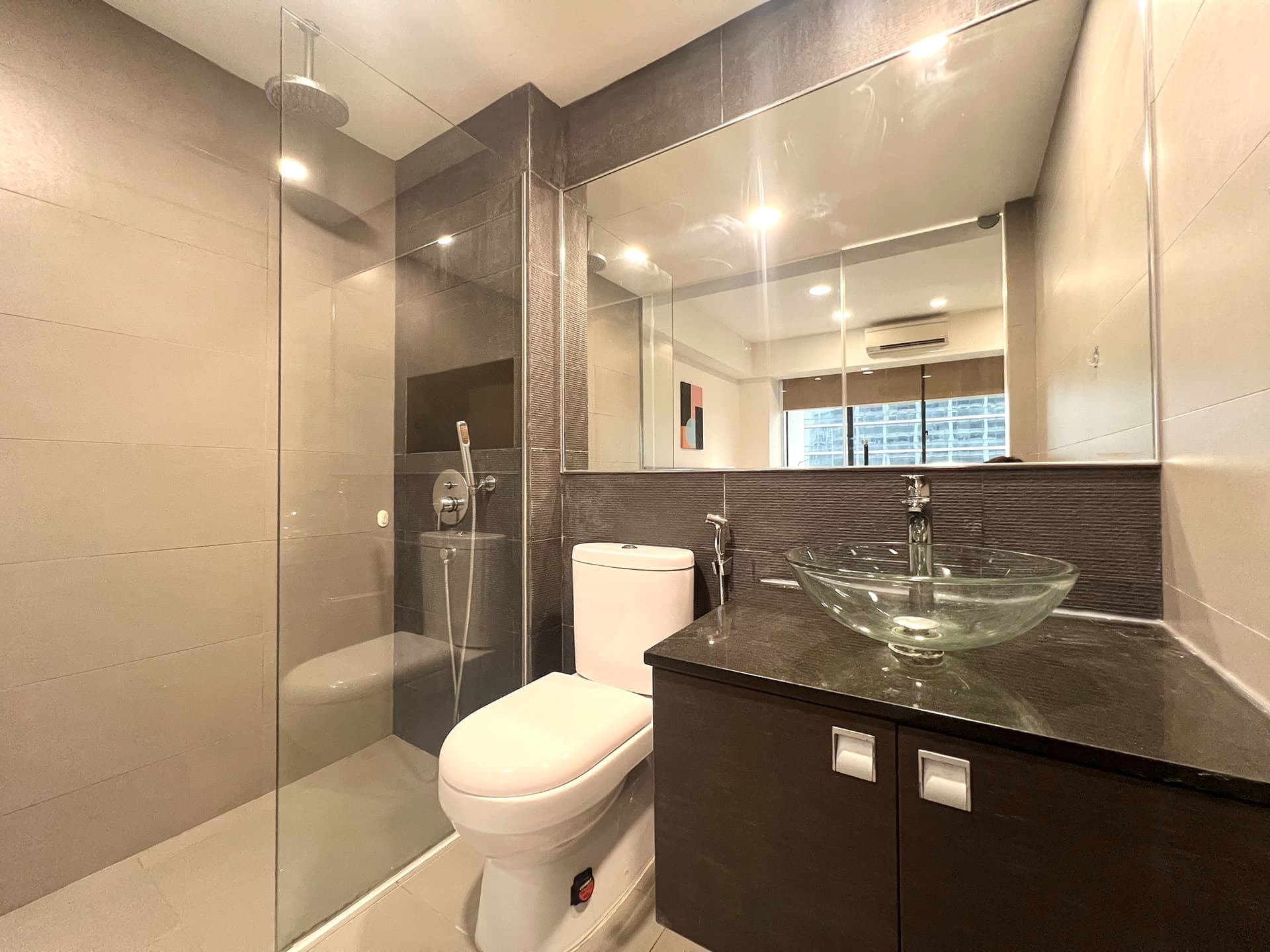 Ensuite at International Plaza in D02, Singapore - Photo 5