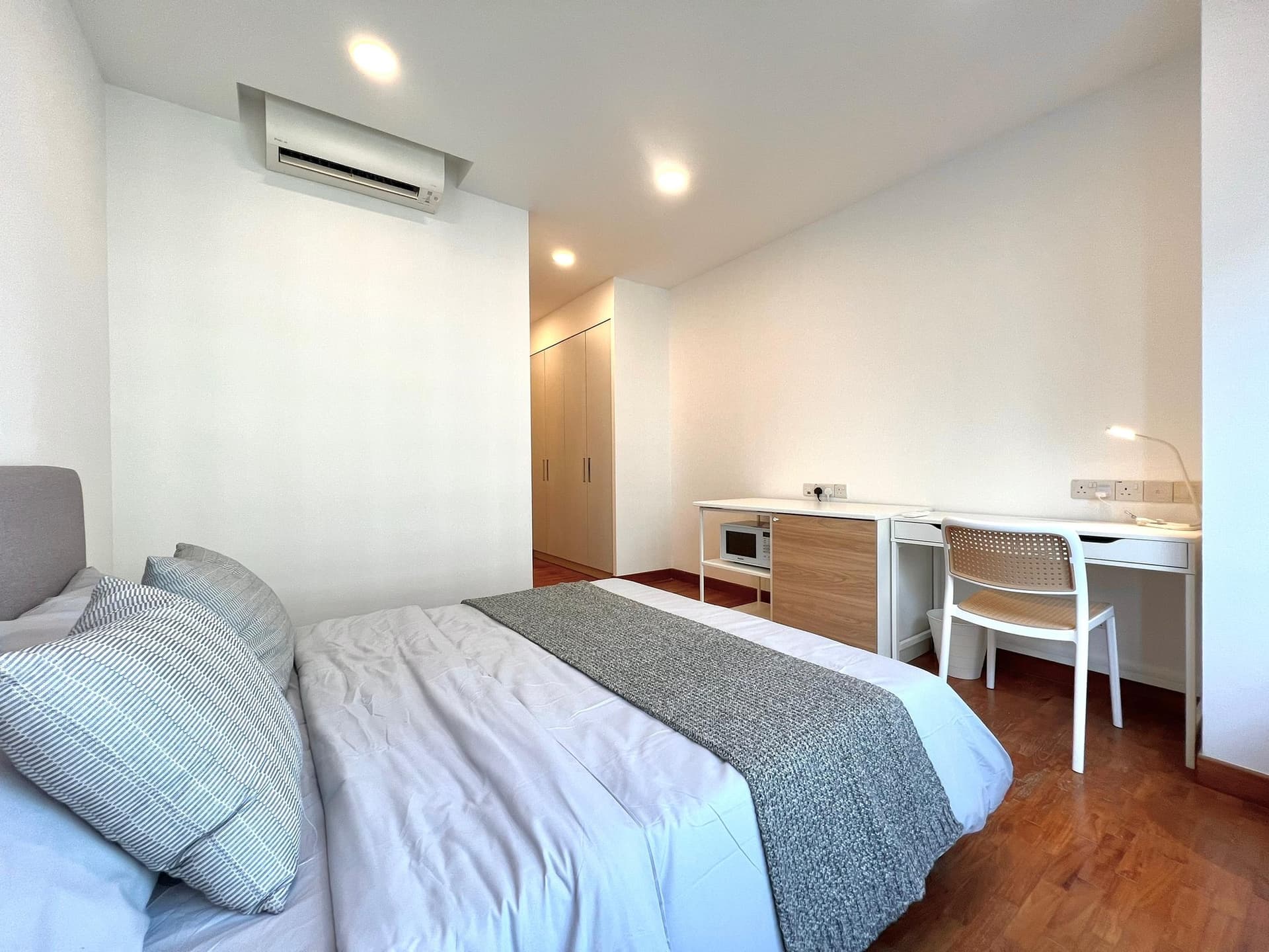 Ensuite at Lakeholmz in D22, Singapore - Photo 3