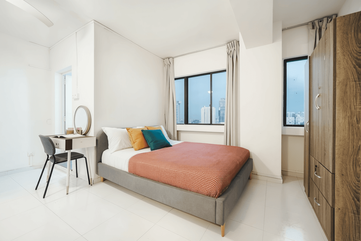 Master Ensuite Room at Lucky Plaza Apartment