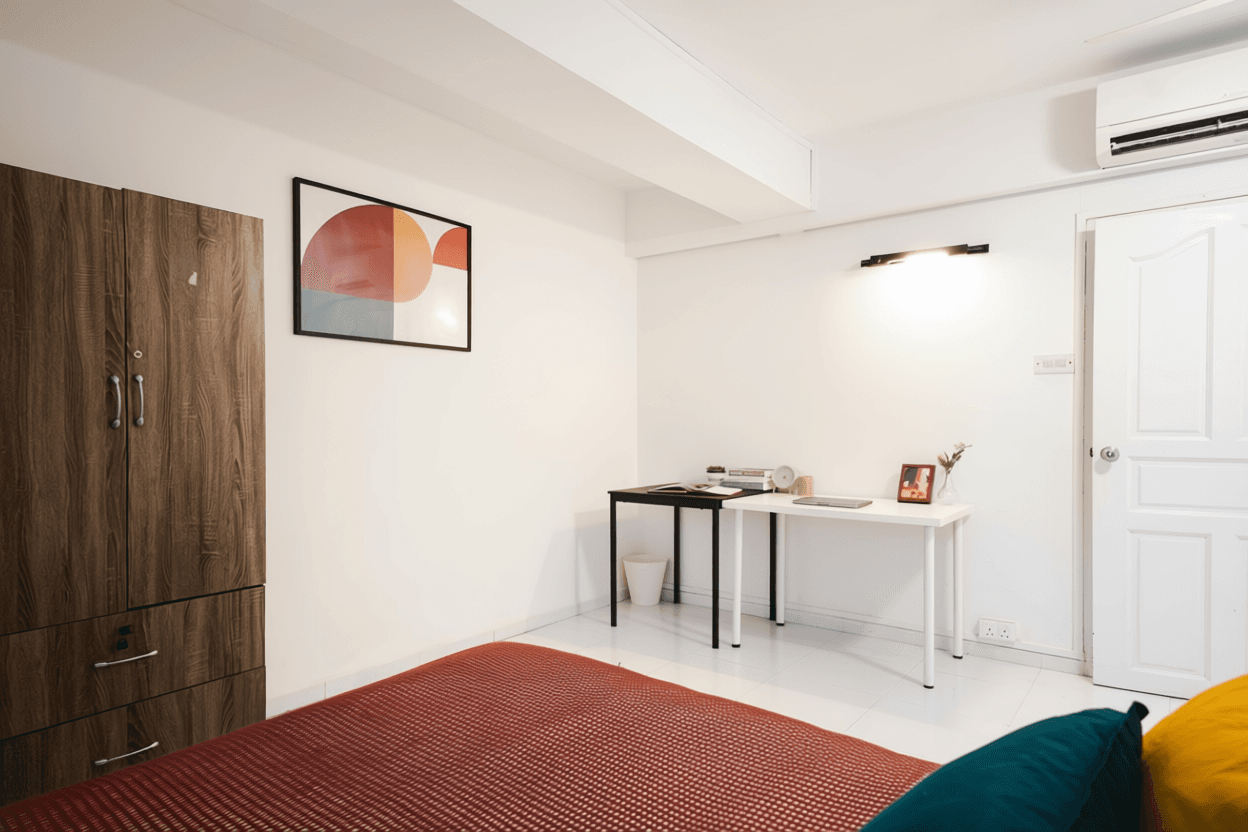 Ensuite at Lucky Plaza Apartment in D09, Singapore - Photo 2