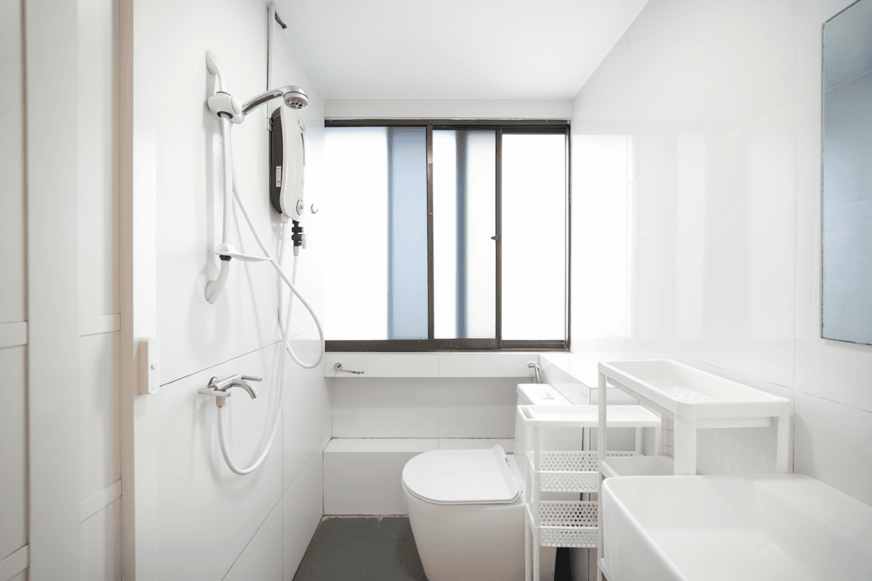 Ensuite at Lucky Plaza Apartment in D09, Singapore - Photo 5