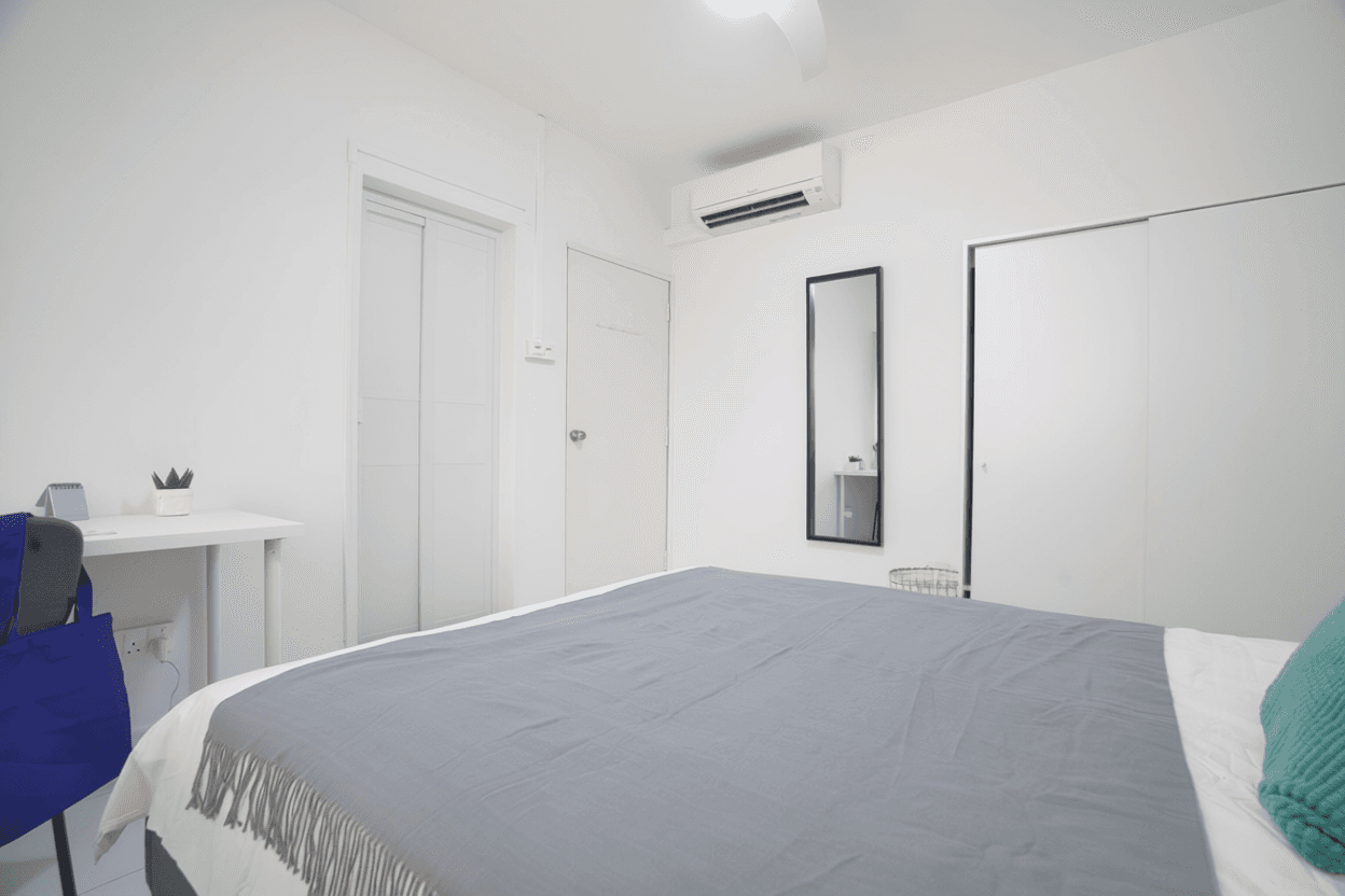 Ensuite at Lucky Plaza Apartment in D09, Singapore - Photo 2