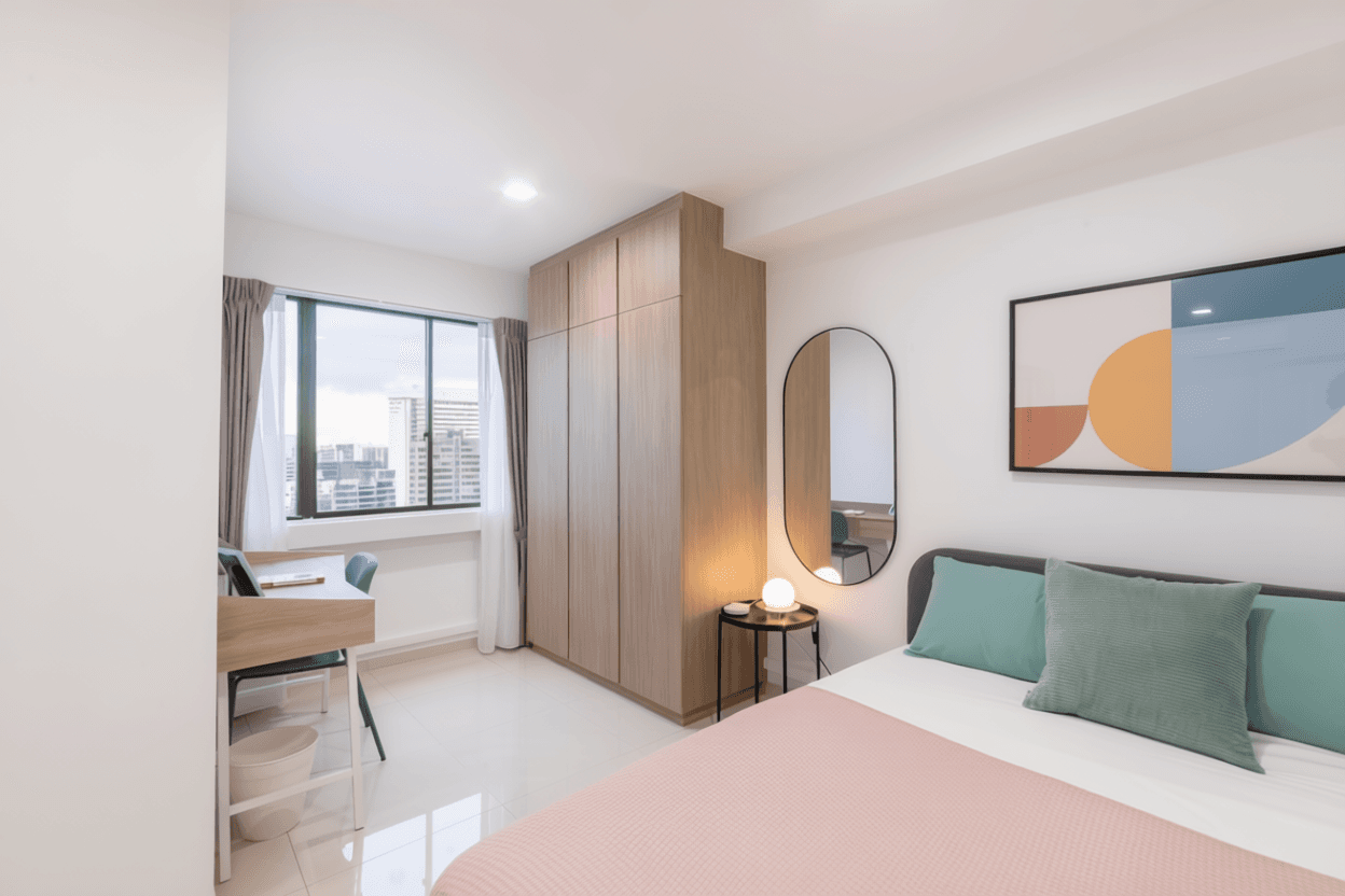 Master Ensuite Room at Lucky Plaza Apartment