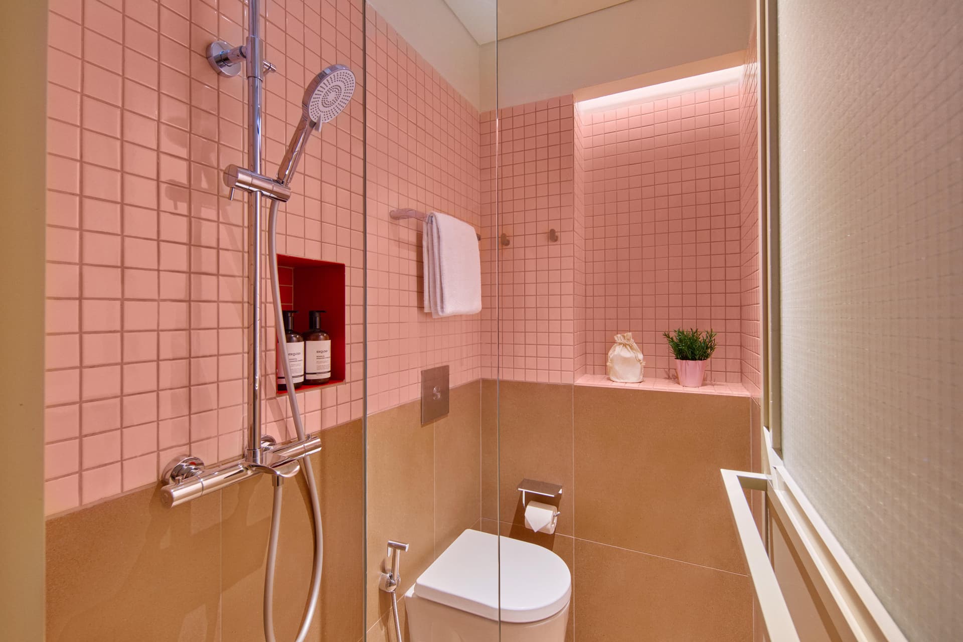Ensuite at lyf Chinatown Singapore in D01, Singapore - Photo 5