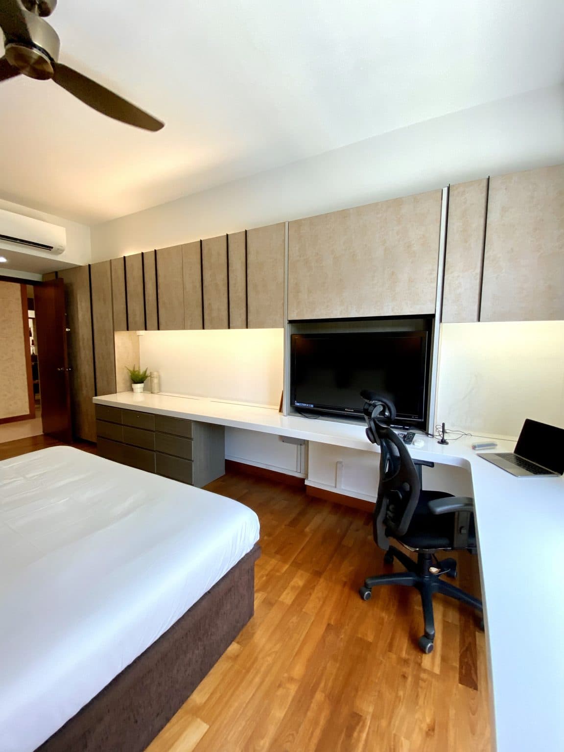 Ensuite at MEADOW LODGE in D21, Singapore - Photo 2