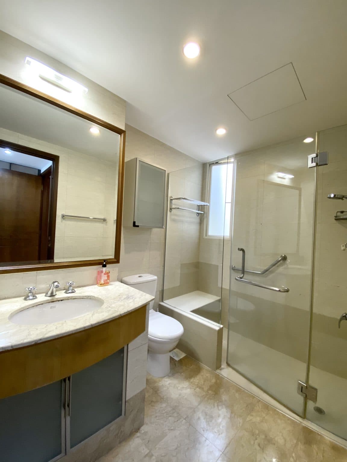 Ensuite at MEADOW LODGE in D21, Singapore - Photo 3