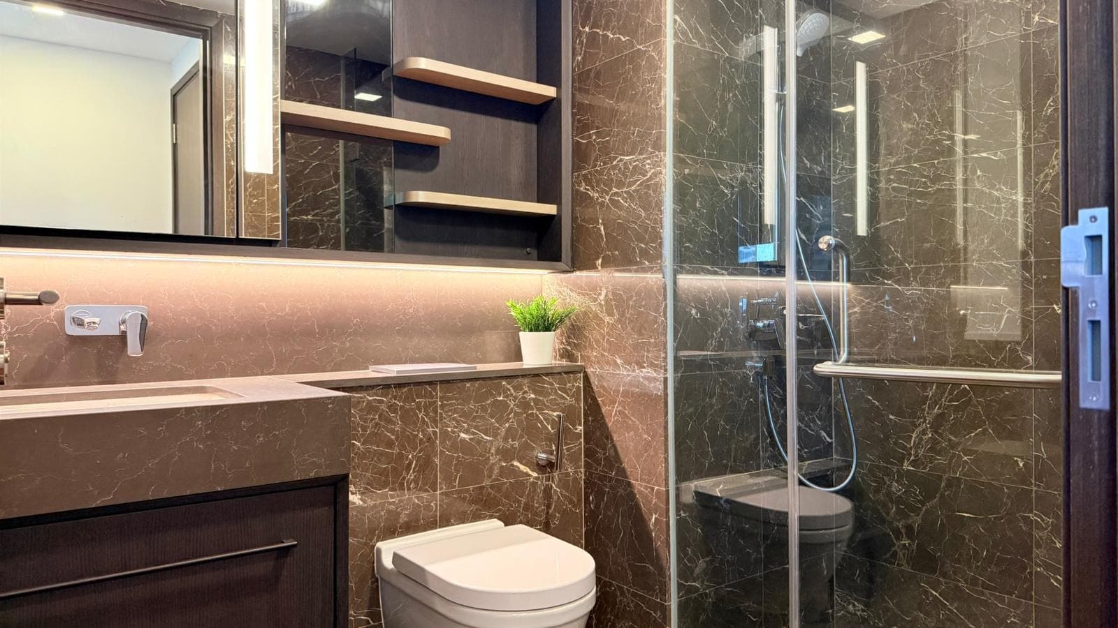 Ensuite at NEU@NOVENA in D11, Singapore - Photo 5