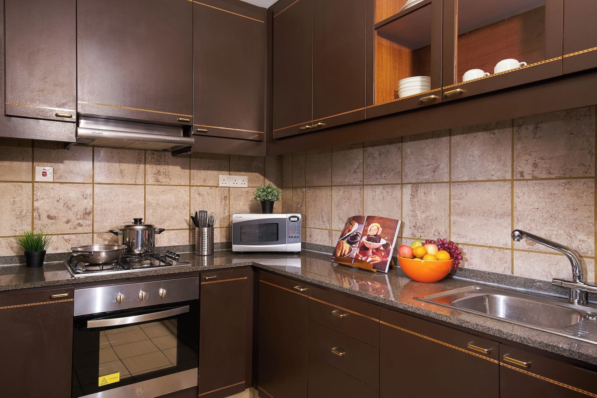 Ensuite at Orchard Parksuites in D09, Singapore - Photo 4