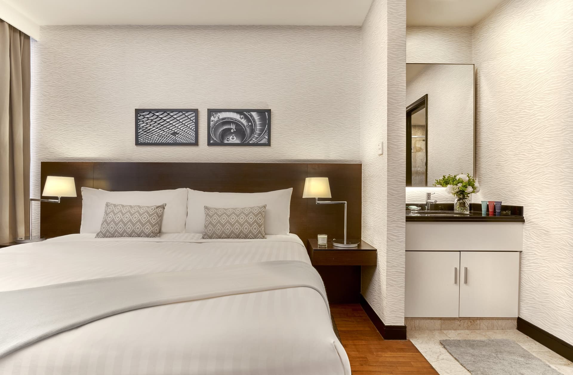 Ensuite at Orchard Scotts Residences in D10, Singapore - Photo 2
