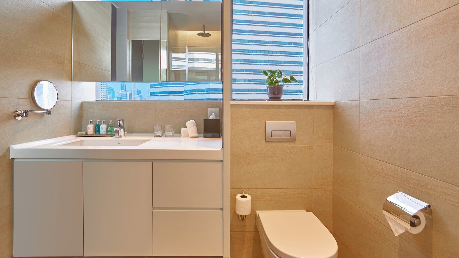 Ensuite at Pan Pacific Serviced Suites Beach Road in D07, Singapore - Photo 2