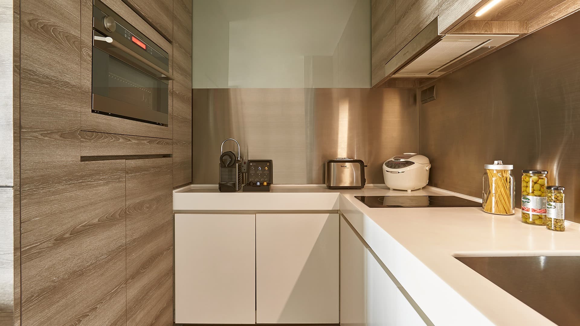 Ensuite at Pan Pacific Serviced Suites Beach Road in D07, Singapore - Photo 2