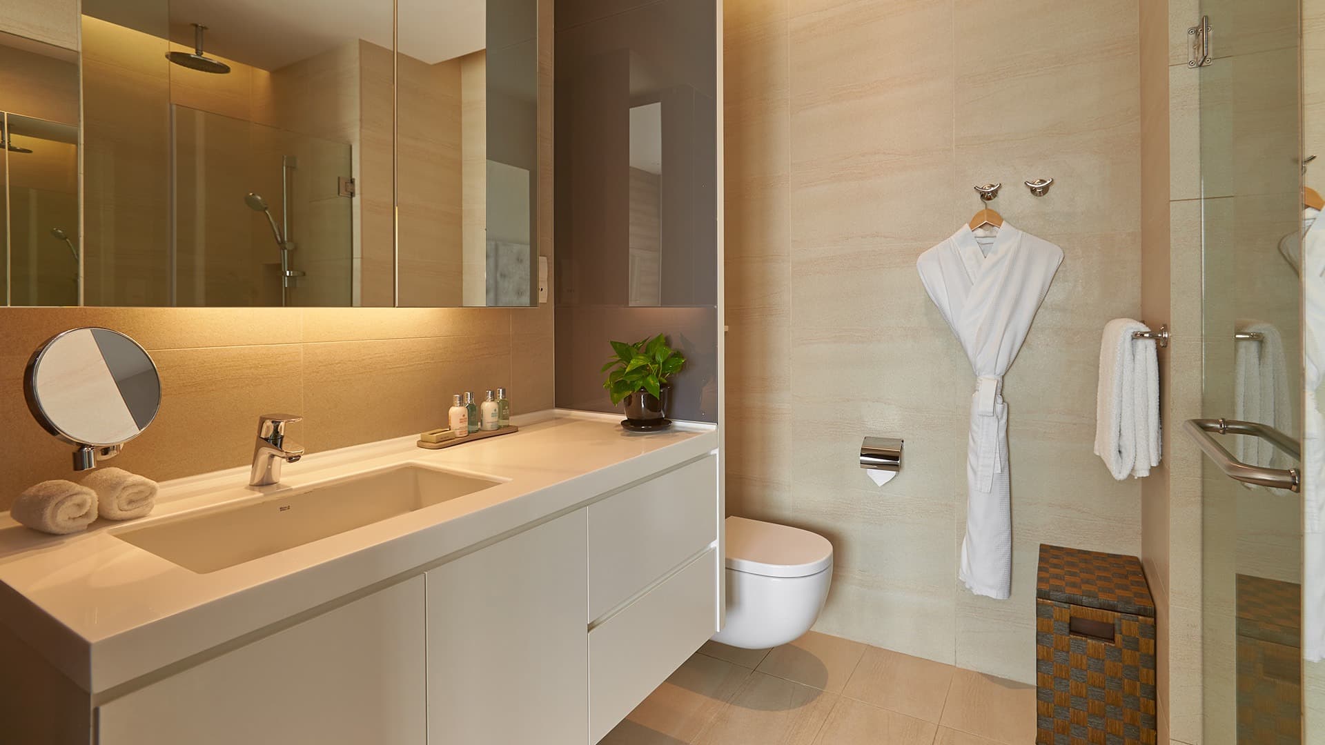 Ensuite at Pan Pacific Serviced Suites Beach Road in D07, Singapore - Photo 3