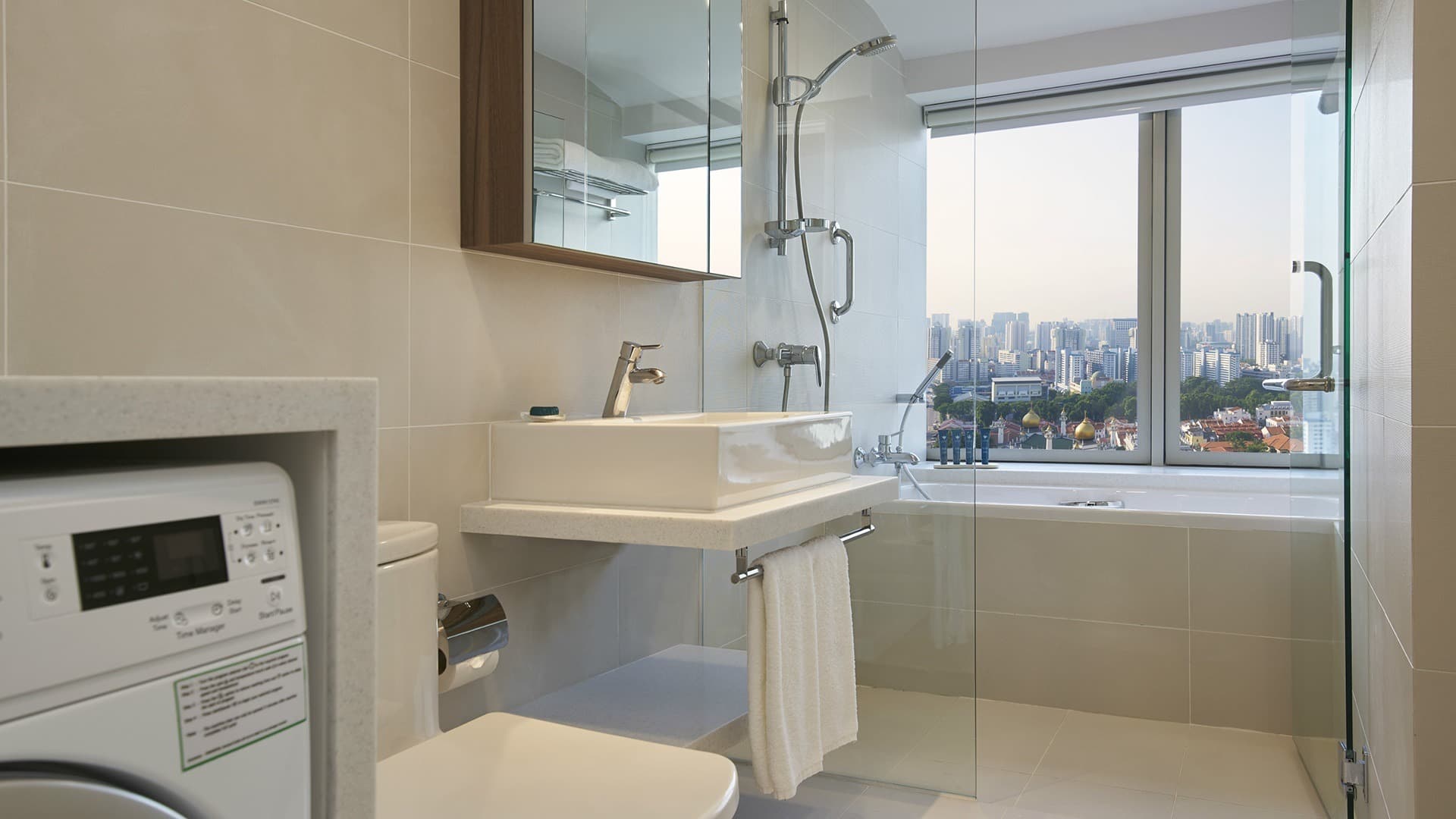 Ensuite at PARKROYAL Serviced Suites Singapore in D07, Singapore - Photo 4