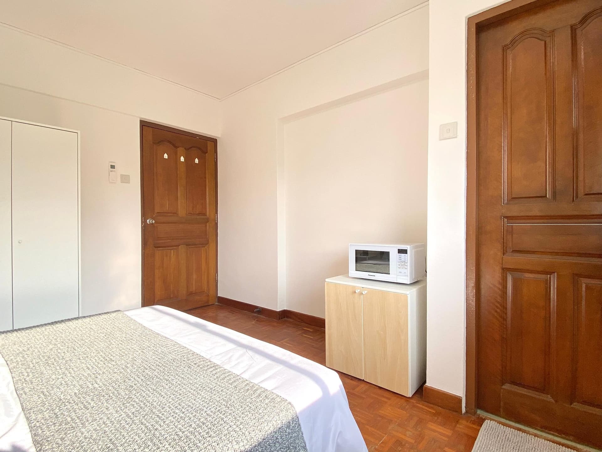 Ensuite at Pine Grove in D21, Singapore - Photo 3