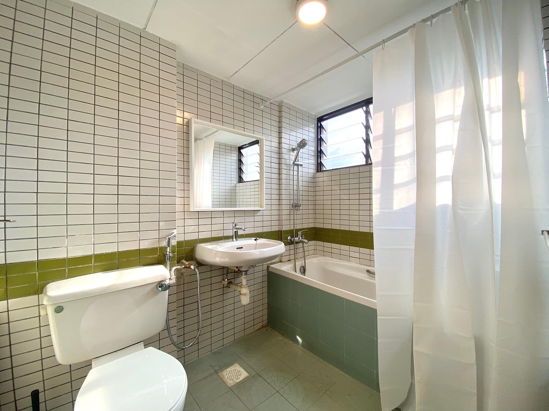 Ensuite at Pine Grove in D21, Singapore - Photo 4