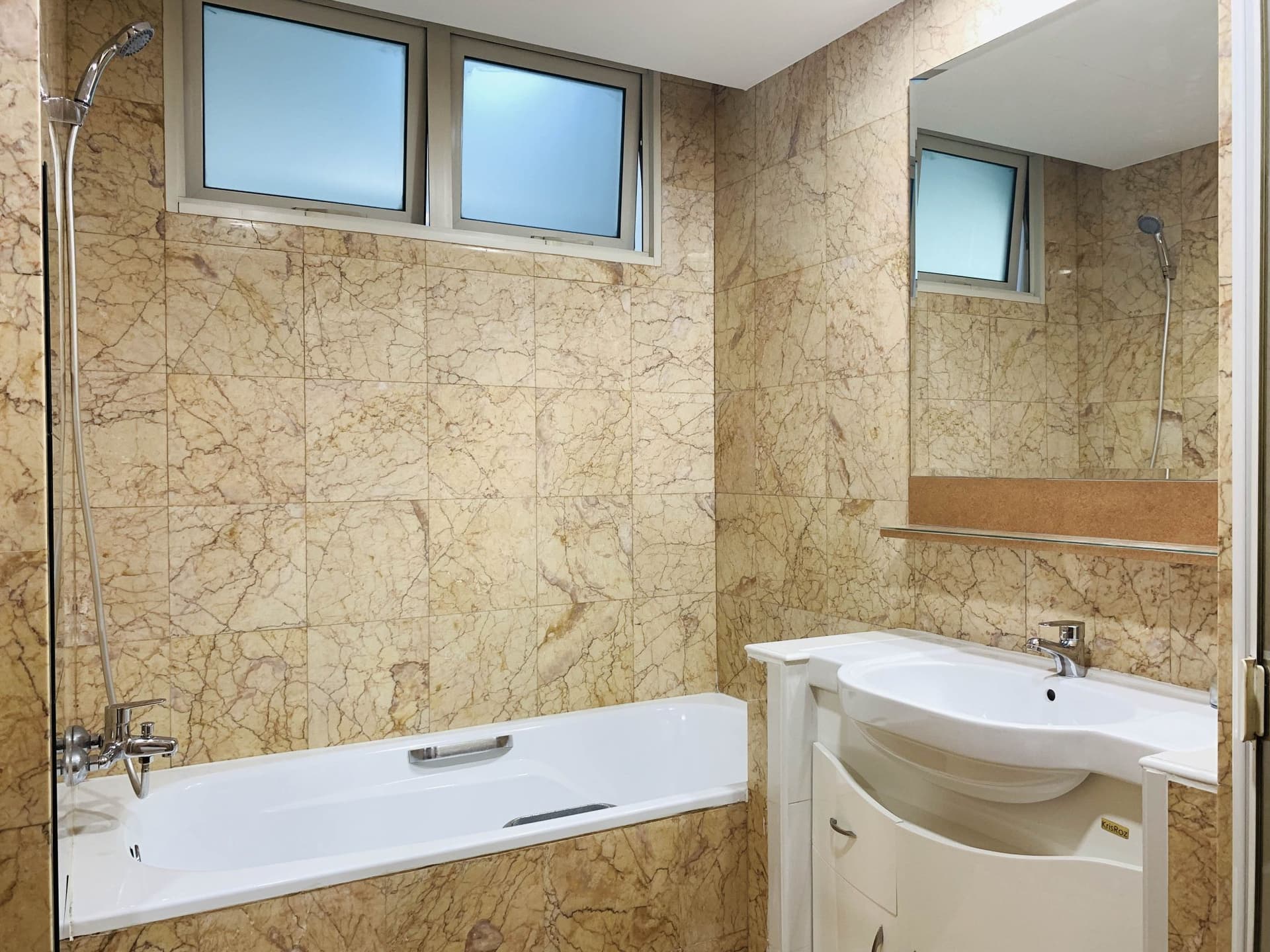 Ensuite at Rafflesia Condo - Photo 3